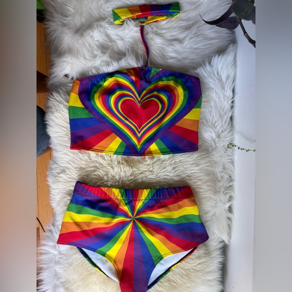 Badinka Festival Rainbow Prism Feel Heart Tube Top and Rave HW Shorts Outfit Set